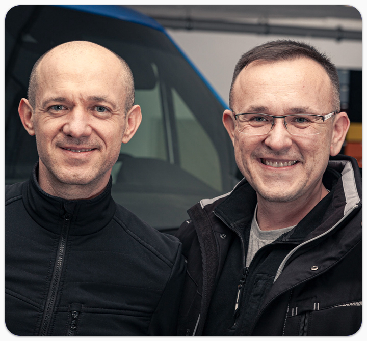Werbetechnik Buling, Bochum, Ruhrgebiet, Beschriftungen, Digitaldruck, Leuchtreklame, About, Bild mit Eugen und Alexander Buling, mobile Grafik